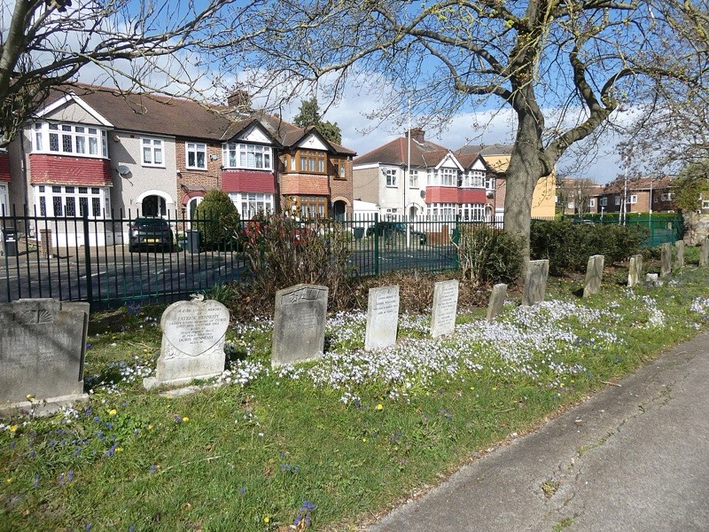 Barkingside Cemetery London — photograph