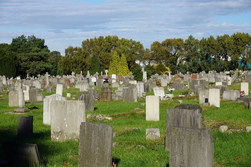 Charlton Cemetery London — photograph