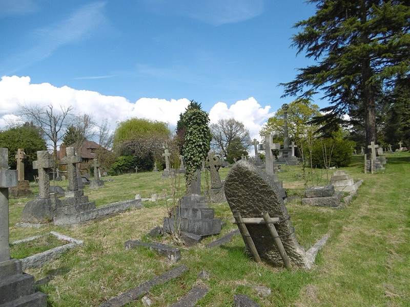 Paines Lane Cemetery, Pinner — photograph
