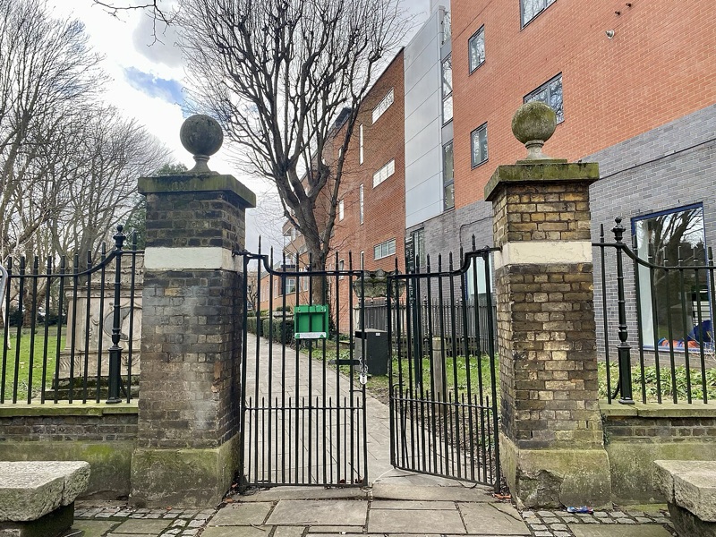 Putney Old Burial London — photograph