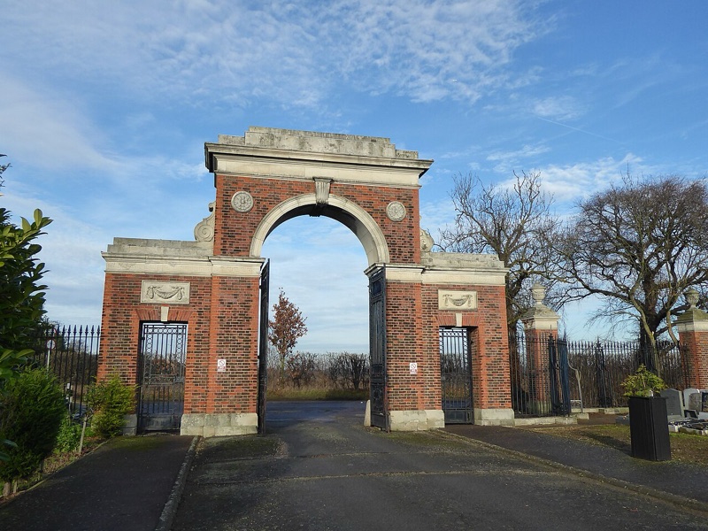 Rainham Cemetery London — photograph