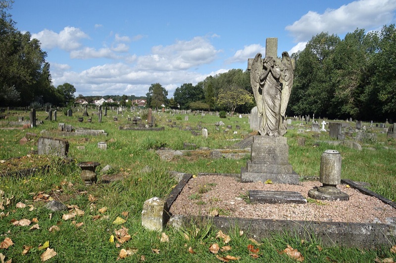 Wealdstone Cemetery London — photograph
