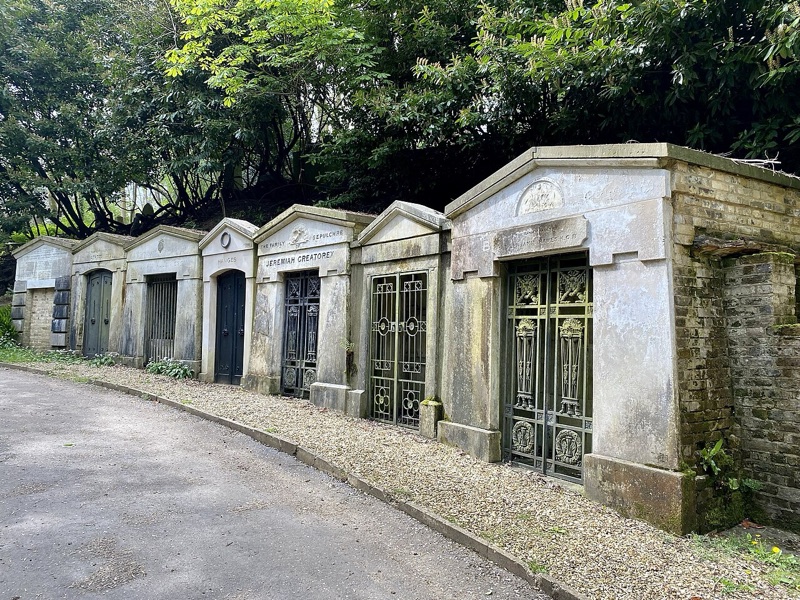 Western Cemetery London — photograph