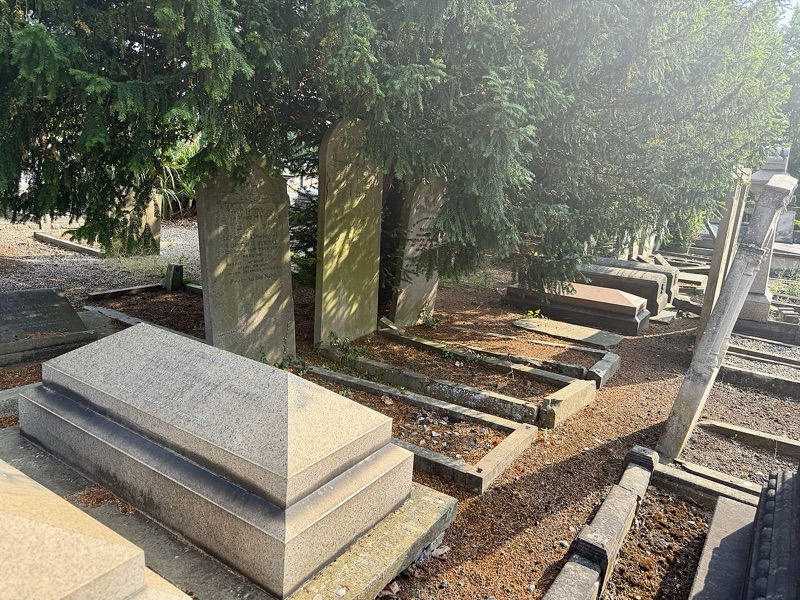 Willesden Jewish London — photograph